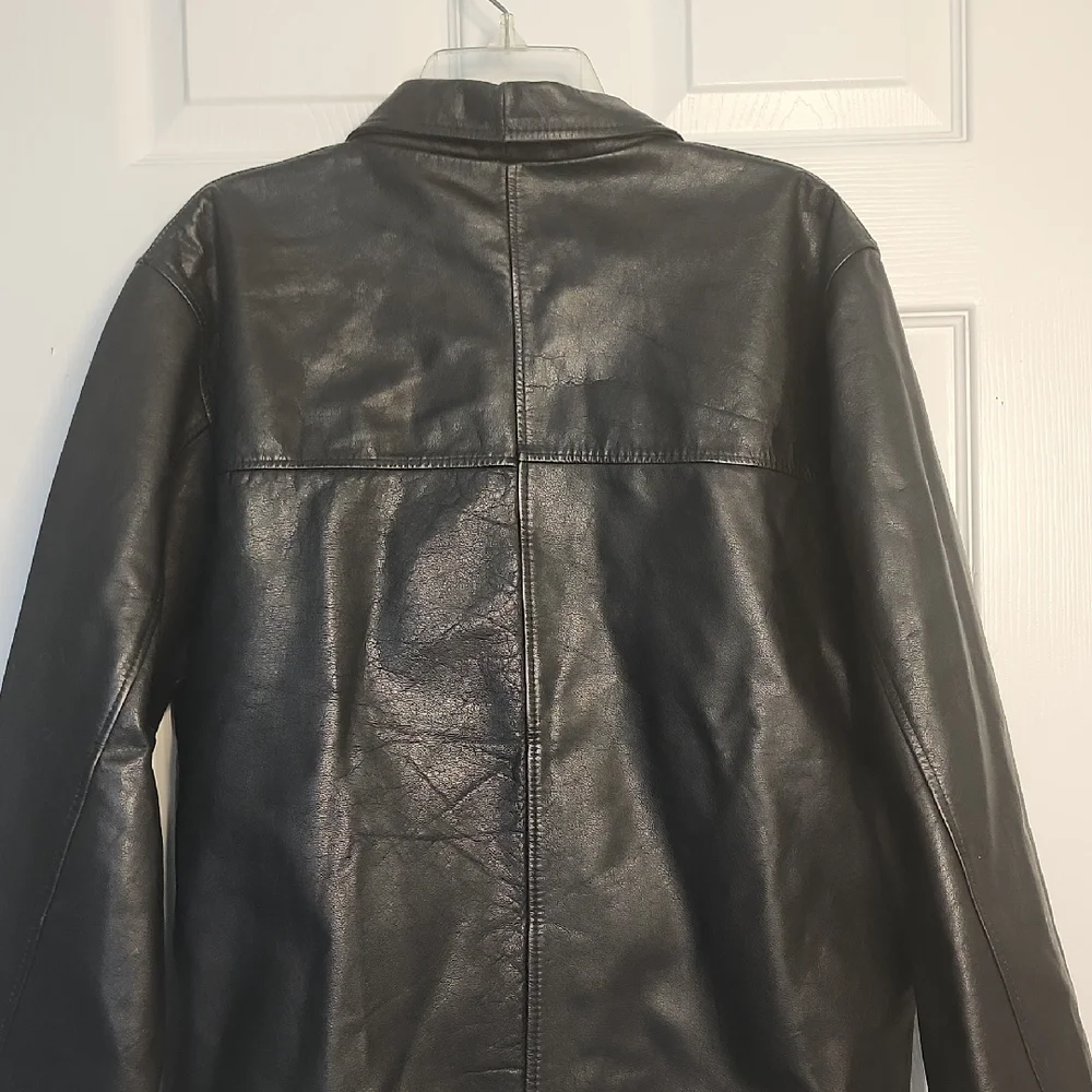 Men's Sleek Black Leather Jacket - Picture 6 of 13